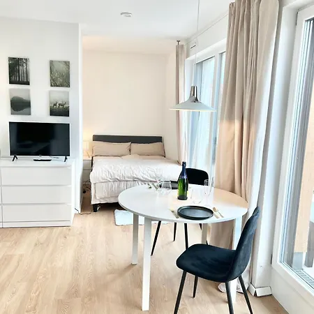 Stilvolles City-studio Mit Dachterrasse דירה *