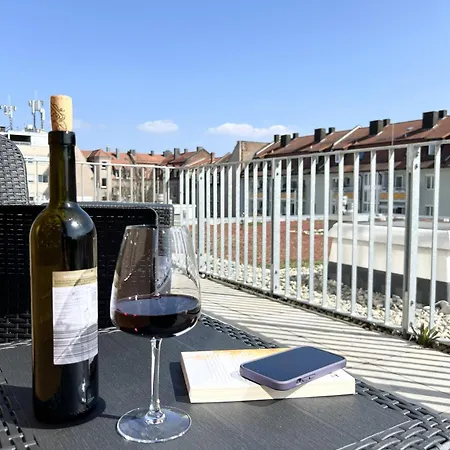 Stilvolles City-studio Mit Dachterrasse